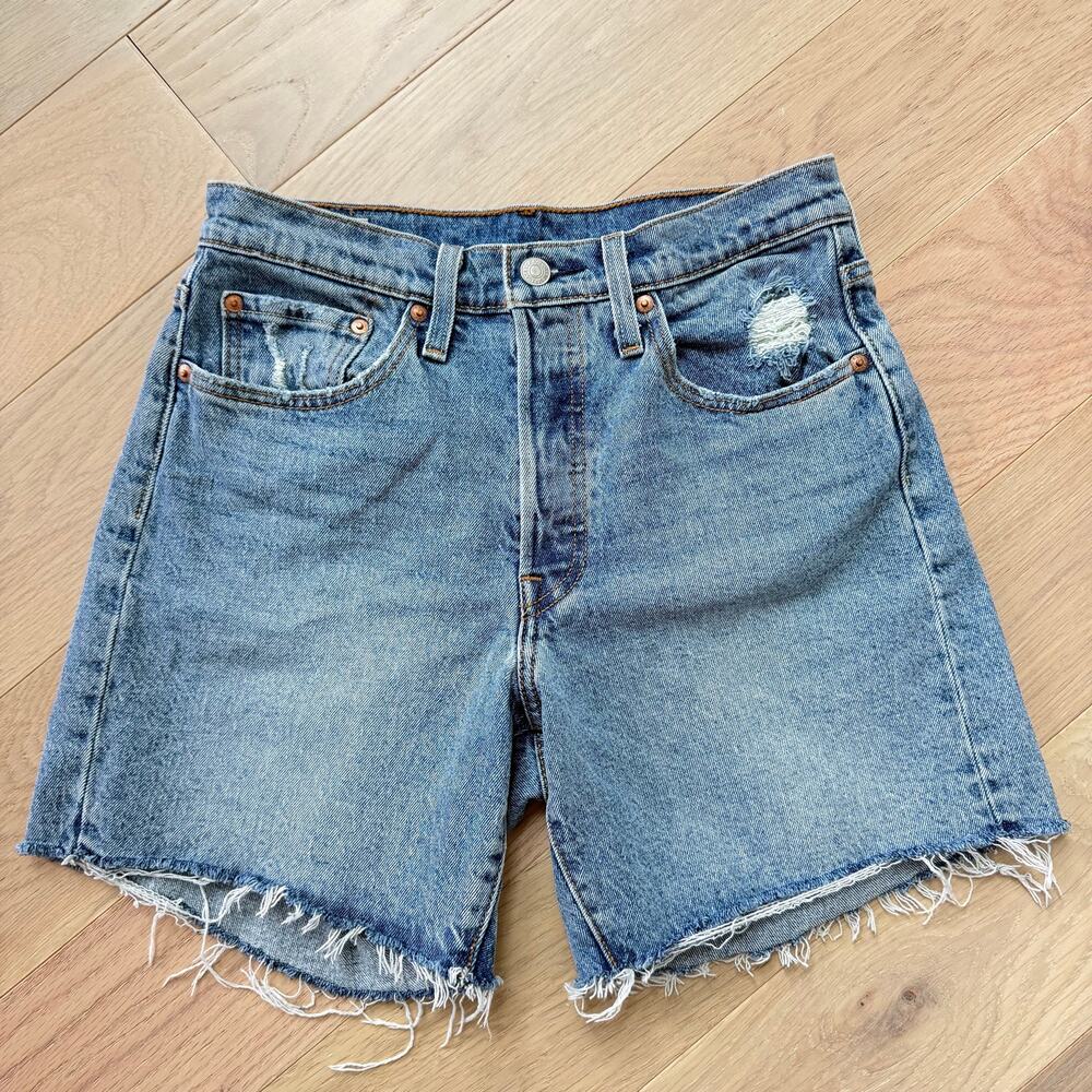 Levi’s 501 Denim Button Fly Shorts Women’s Size 26